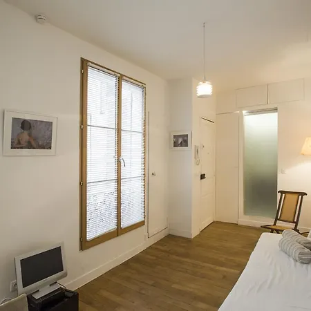 Beaune Apartment Paris